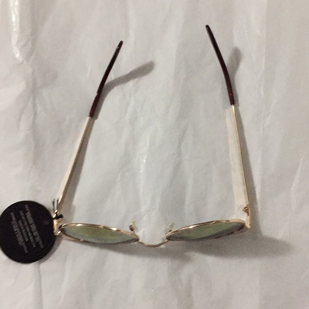 NEW QUAY AUSTRALIA CAT GOLD MIRROR SUNGLASSES OS - Picture 4 of 5